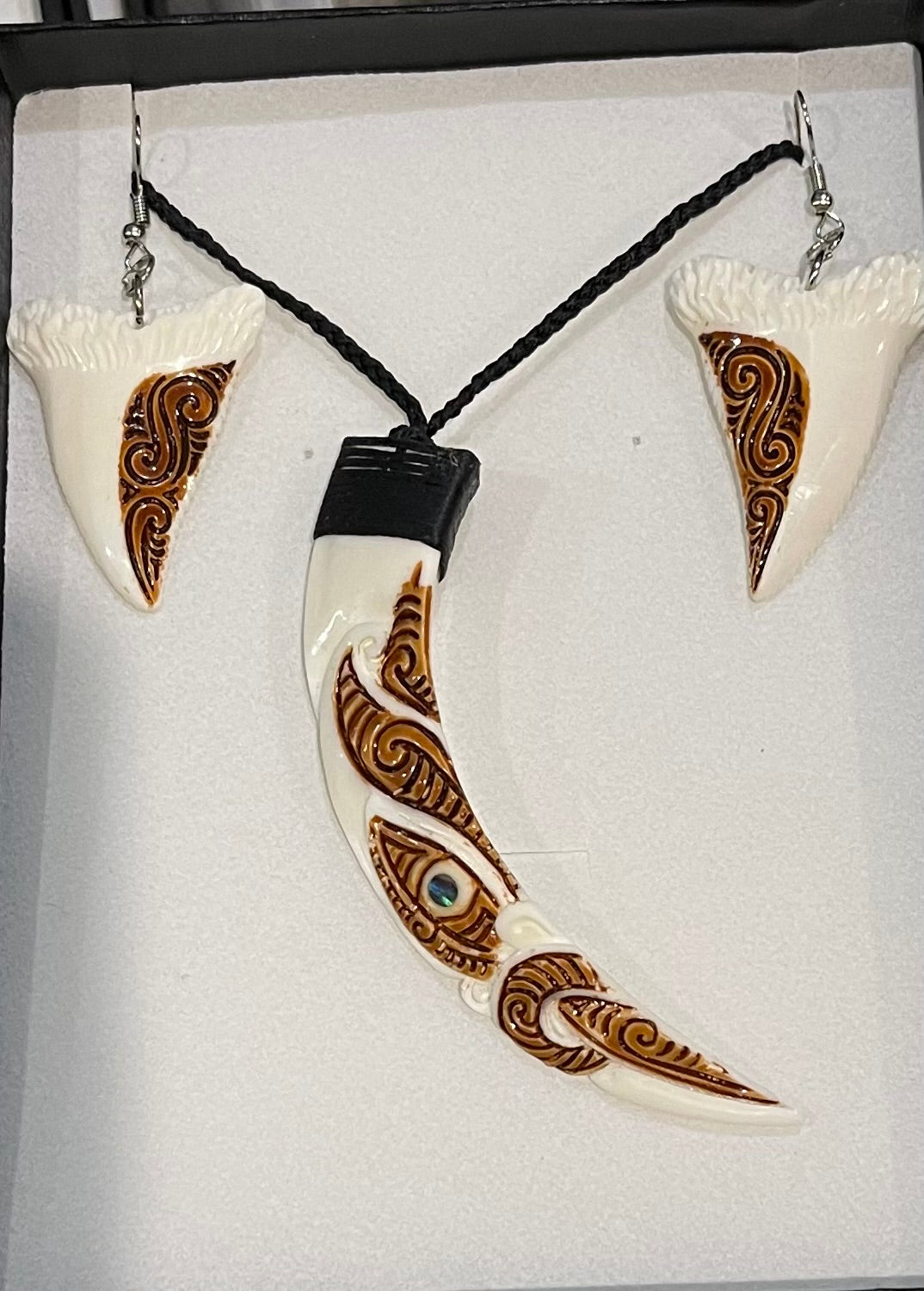 NZ Bone Carving - Bone Carving Maori - Bone Necklace