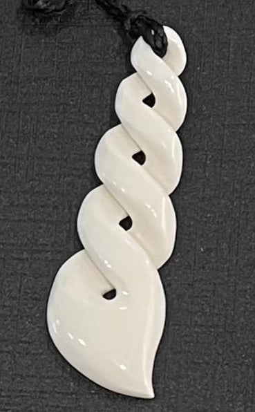 Pikorua Twist - Bone Carving Designs - Bone Necklace