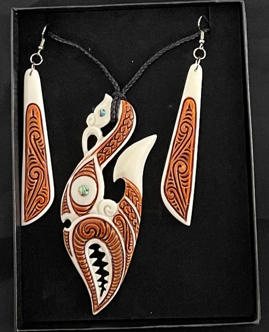 Bone Face Manaia Set - Bone Necklace & Earrings