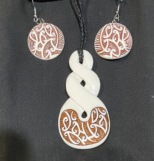 Pikorua Twist - Bone Necklace - Bone Earrings
