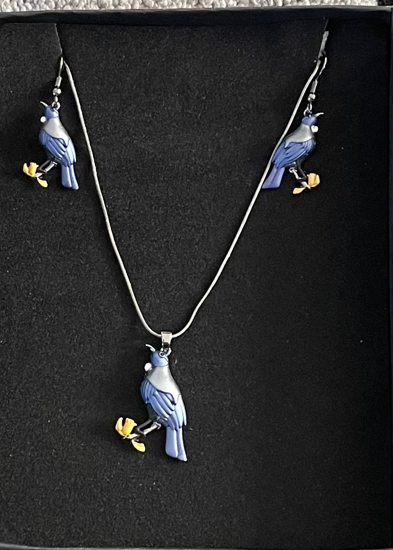 Little Tui - Necklace and Earrings