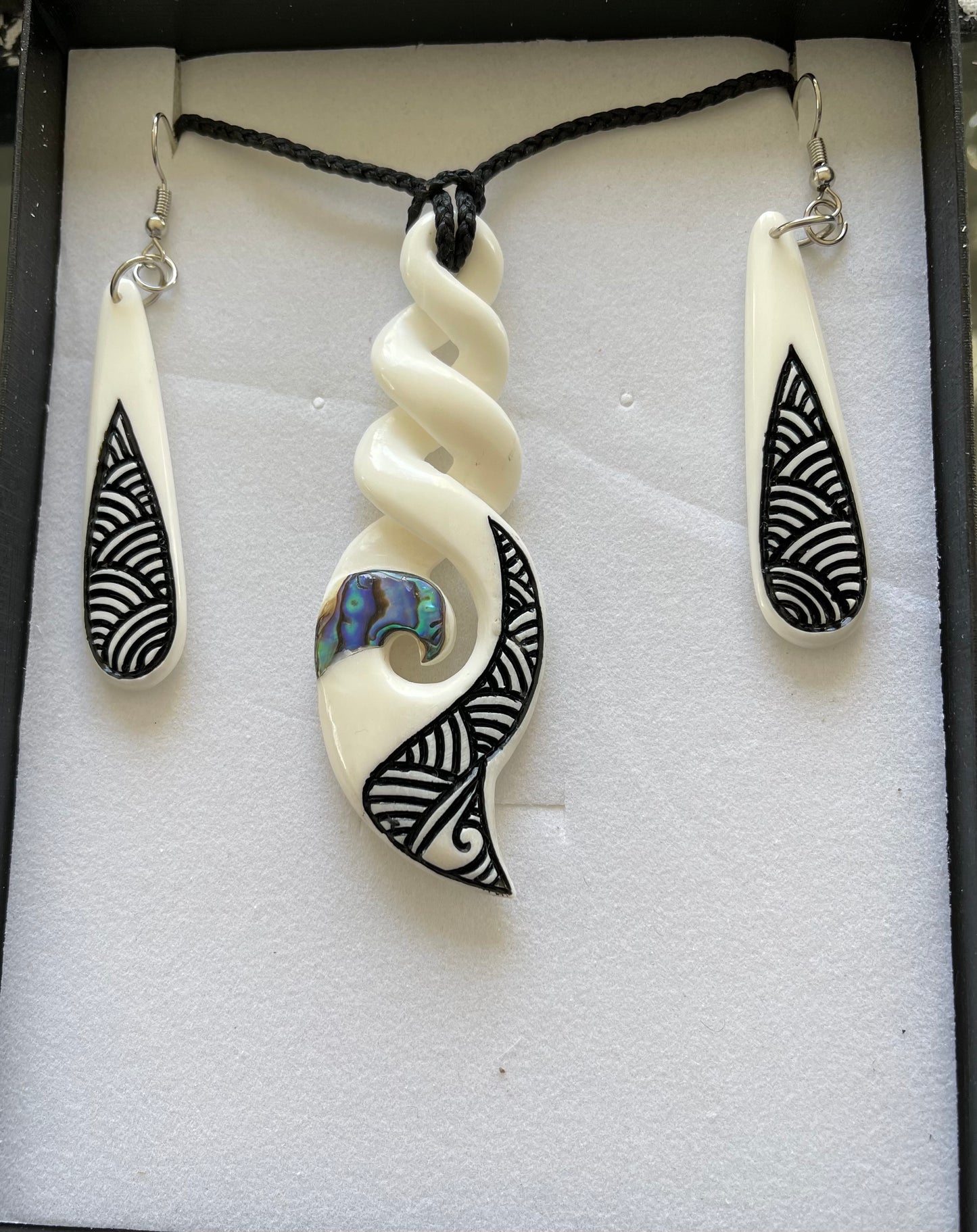 Bone Twist Set - Bone Necklace & Earrings