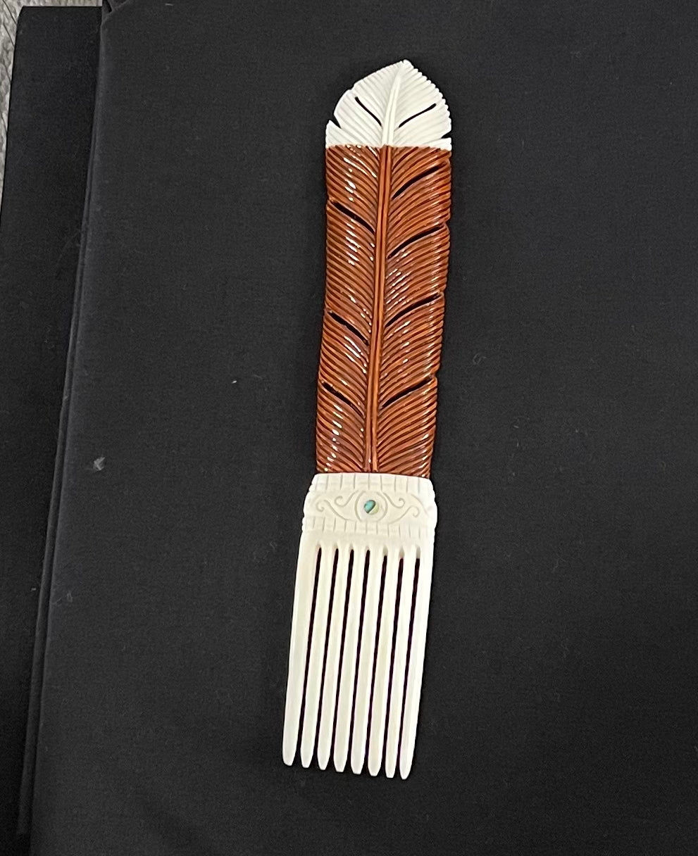 Bone Heru Huia Feather large