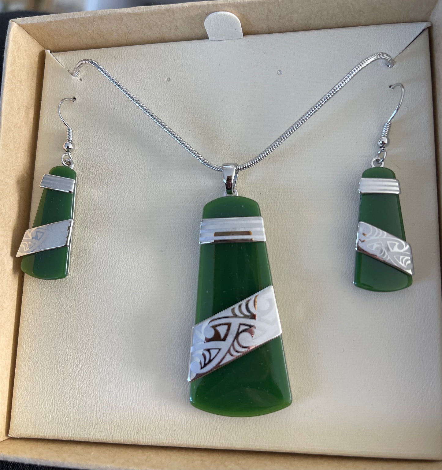 Jade Toki Necklace and Earrings