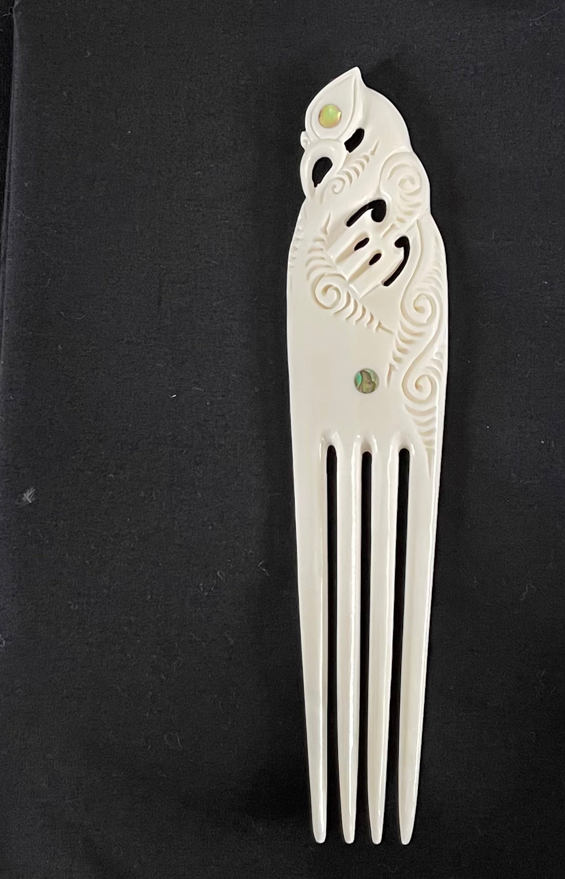 Bone Heru Manaia Large
