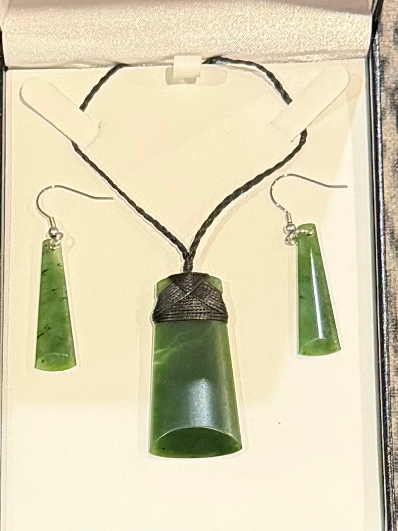Pounamu Toki set