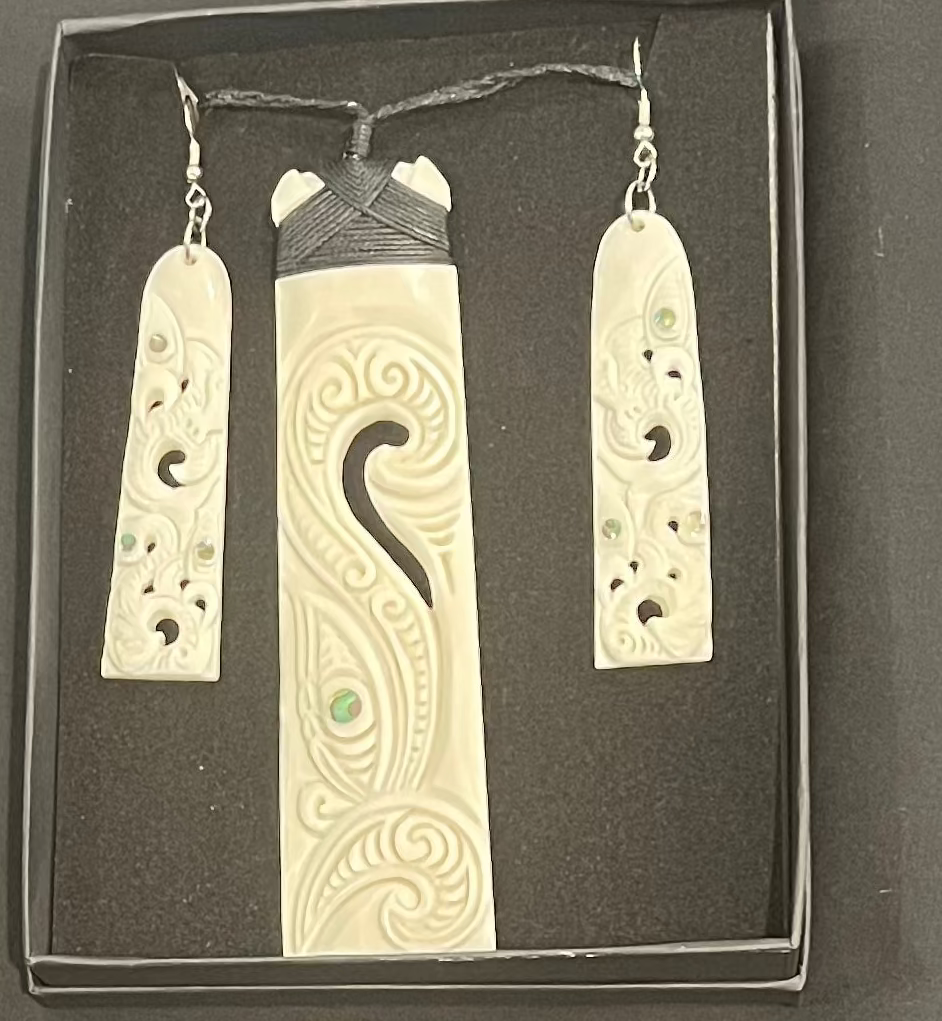 Bone Toki Set - Bone Necklace & Earrings