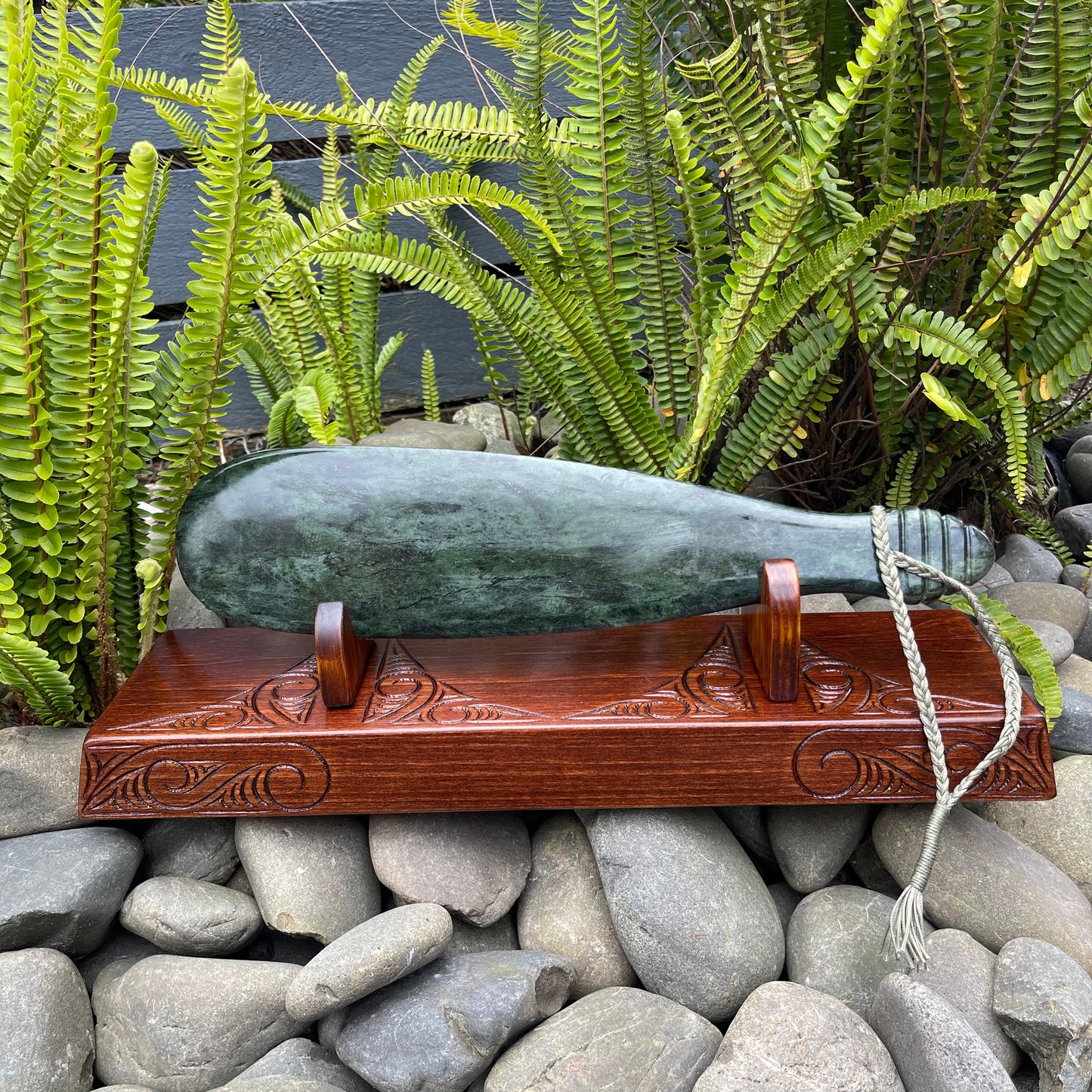 Large Pounamu Mere