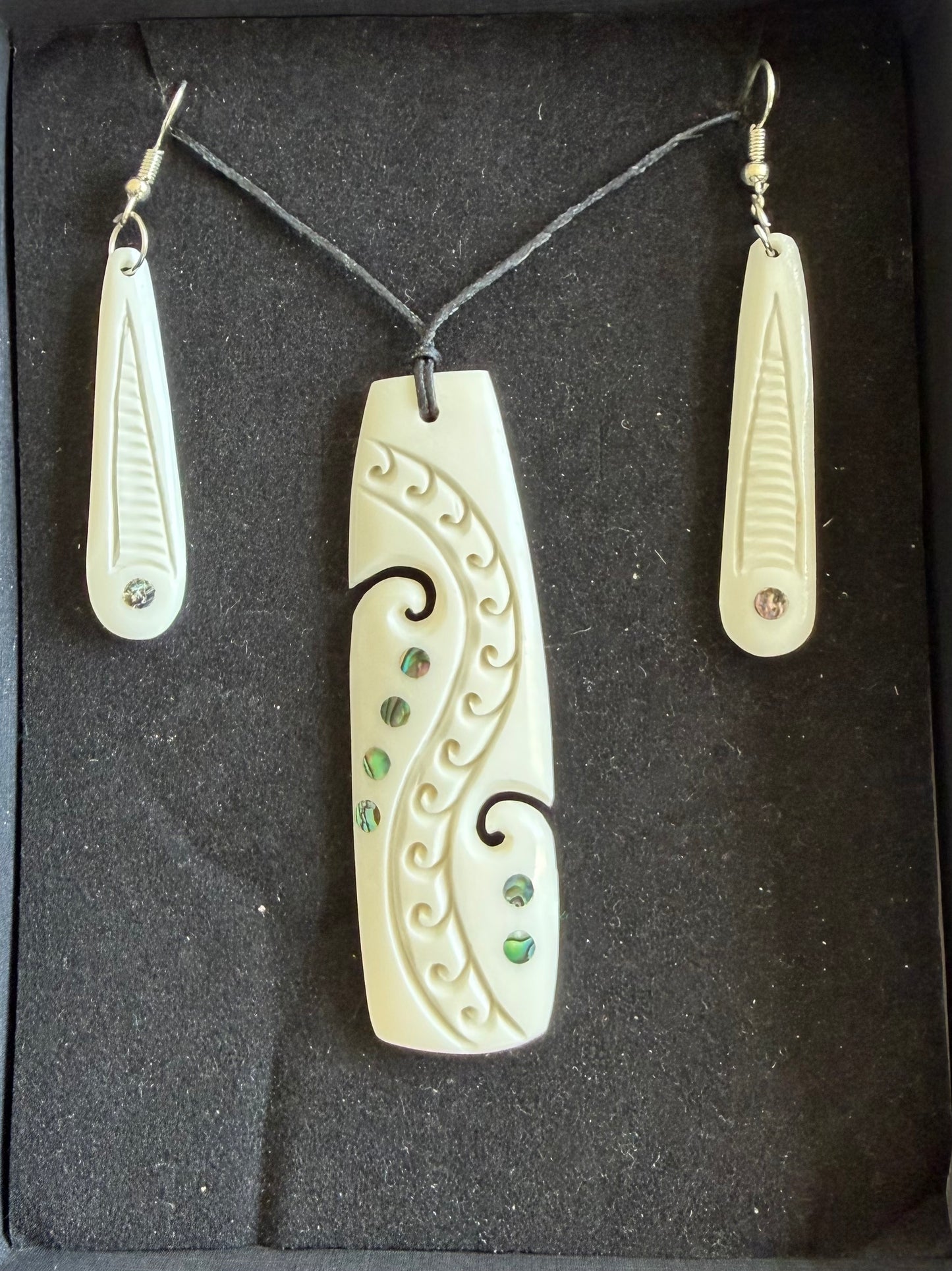 Toki Set - Bone Necklace & Earrings