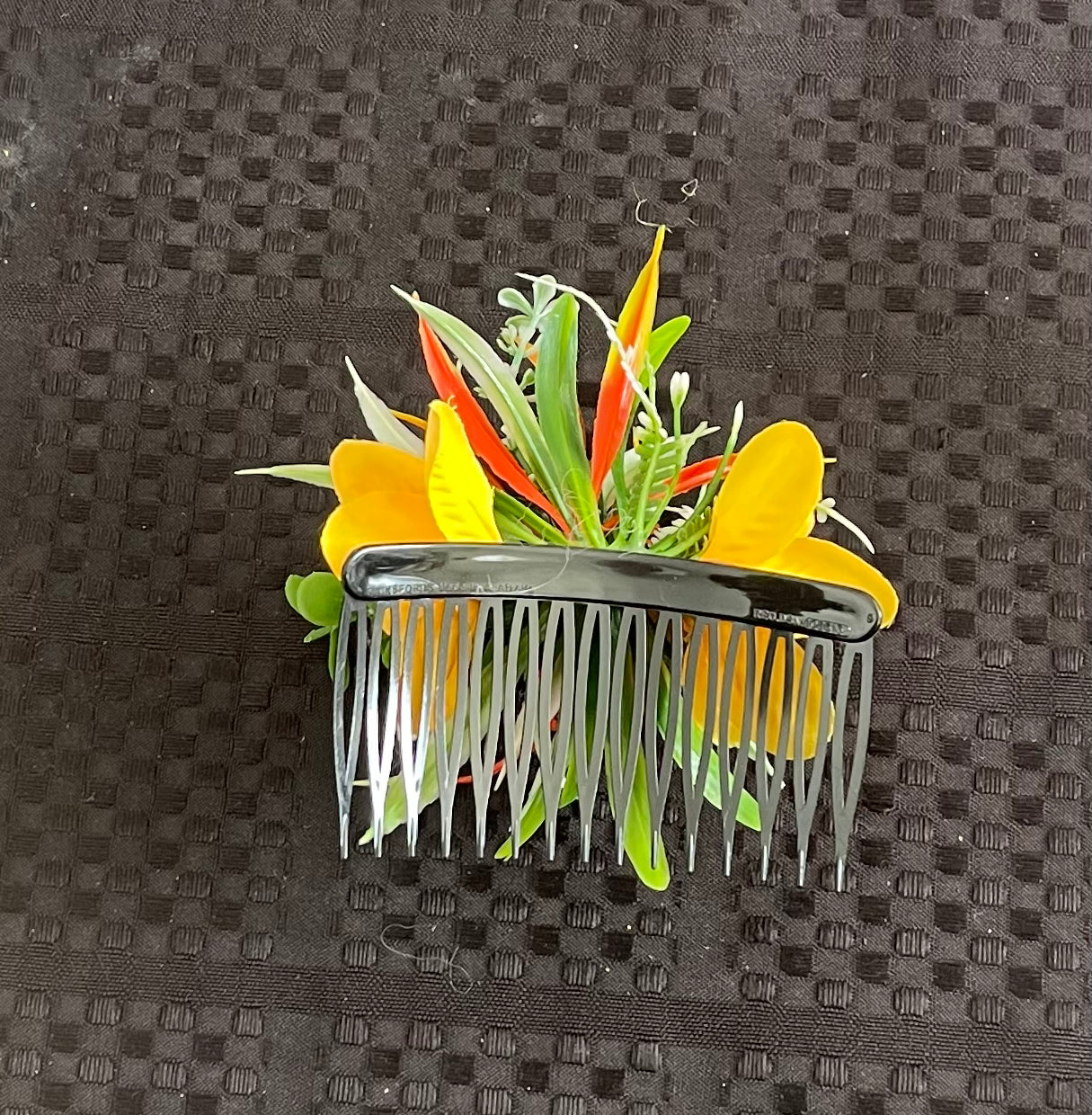 Island Design Artificial Floral Hair Clip