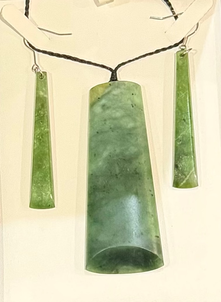 Greenstone jade necklace with pendant in a box