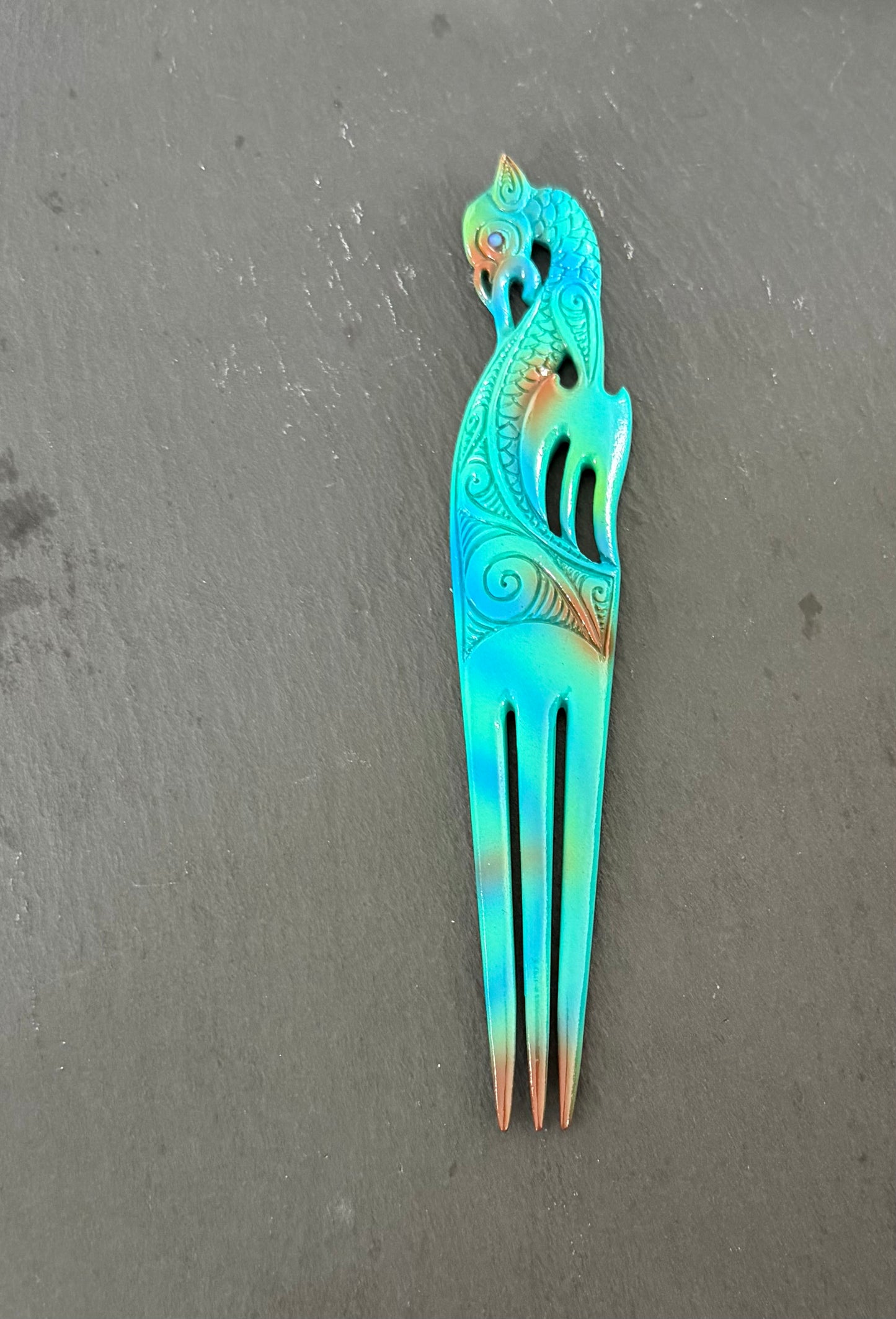 Paua Colour Manaia- Bone Heru