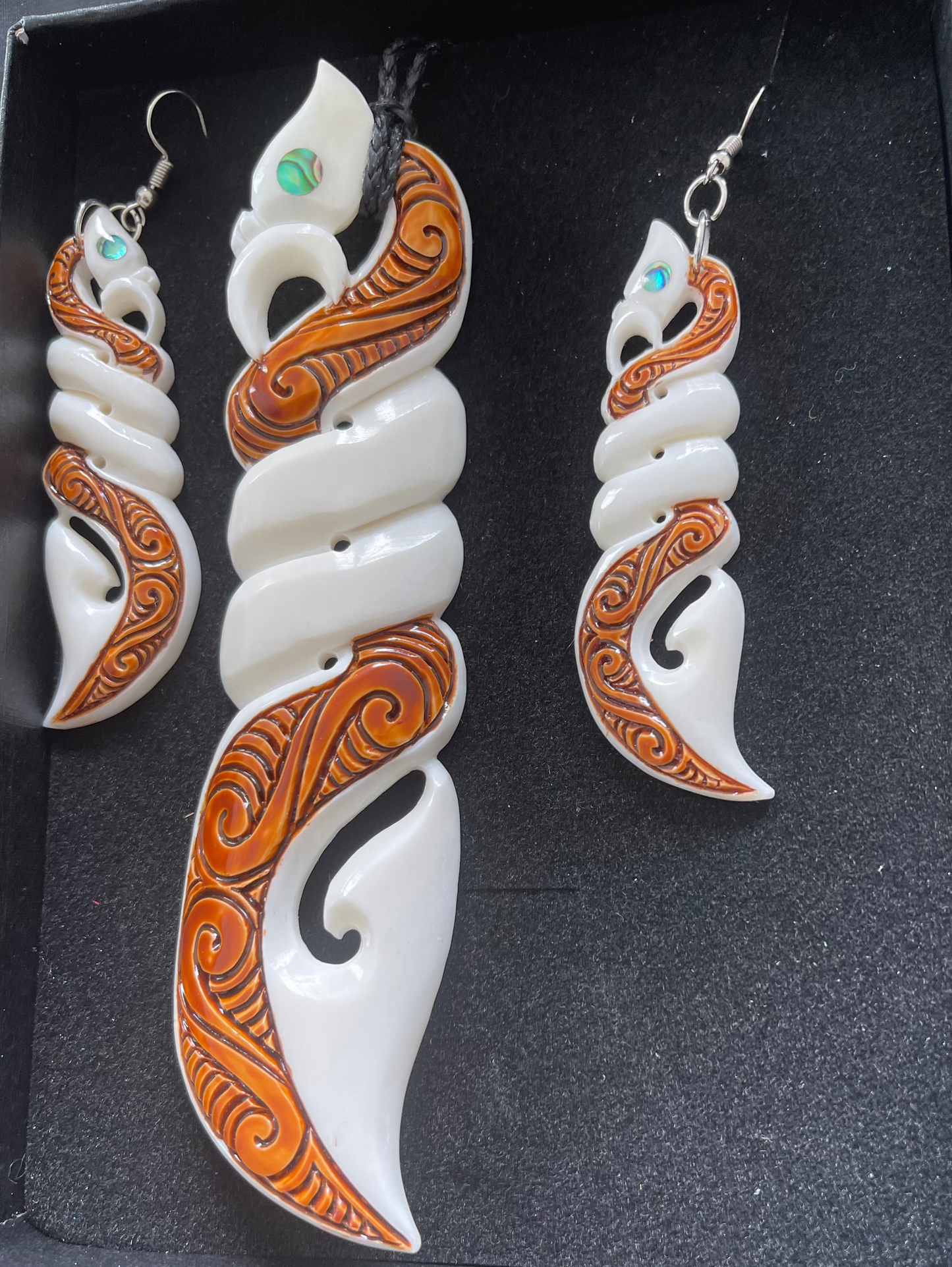Bone Manaia Set - Bone Necklace & Earrings