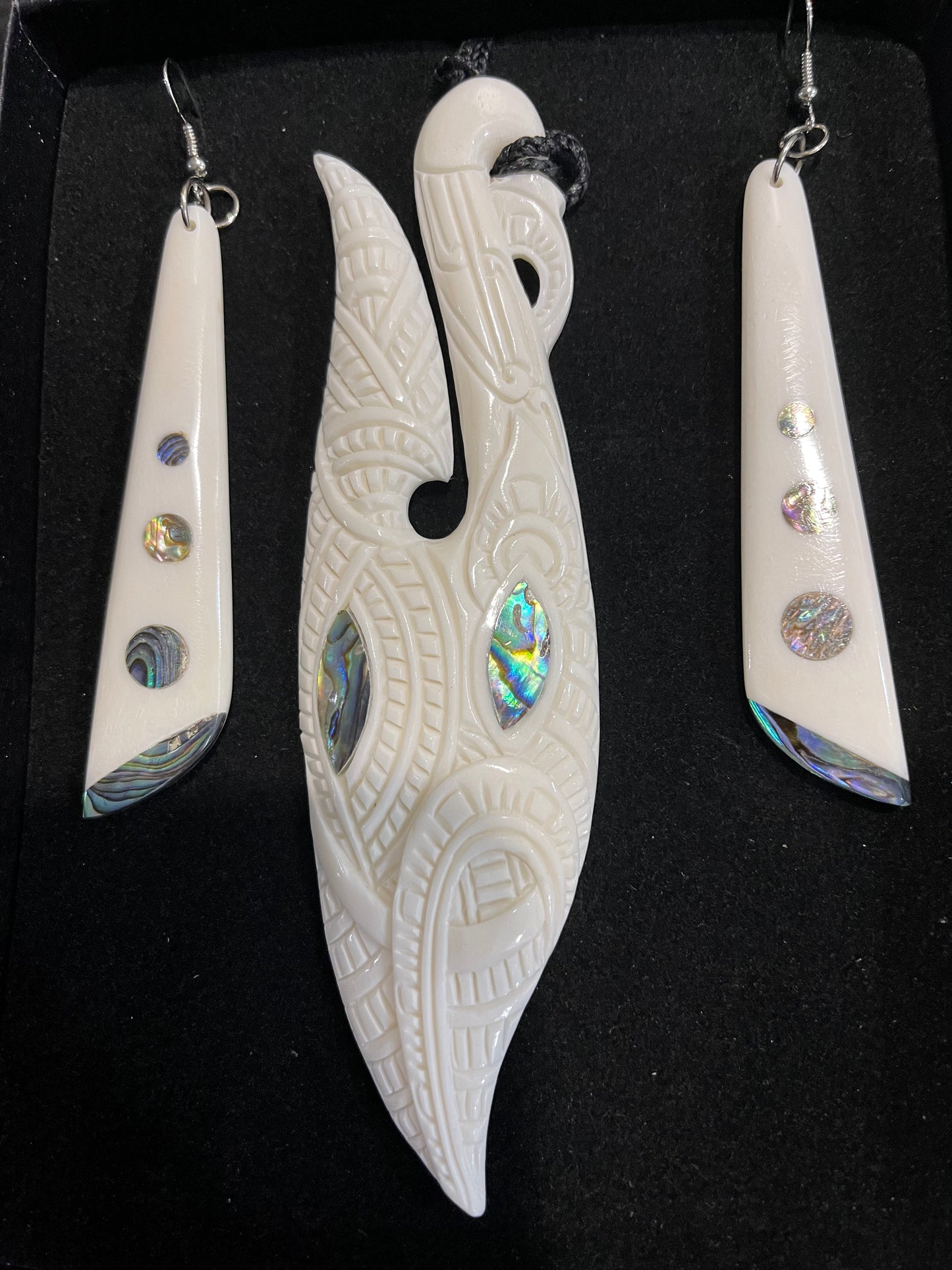 Bone manaia Set - Bone Necklace & Earrings