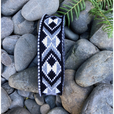 Grey Pātikii - Taniko Band