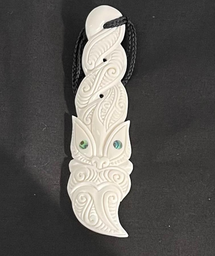 Pikorua Twist - Hei Tiki Necklace - NZ Bone Carving