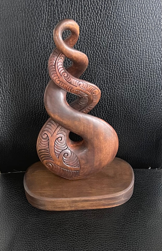 Twist on a base - Wood Carving