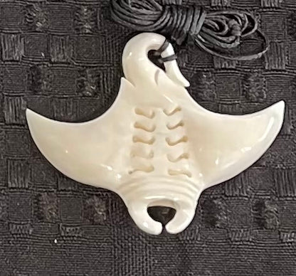 Beef Bone Stingray - Bone Carving