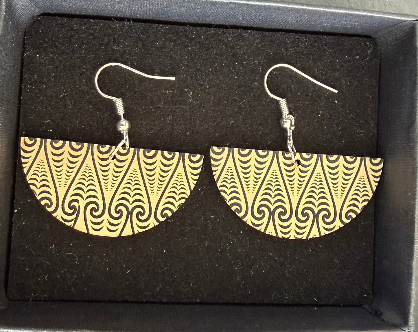 Maori Design Resin - Gold Earrings