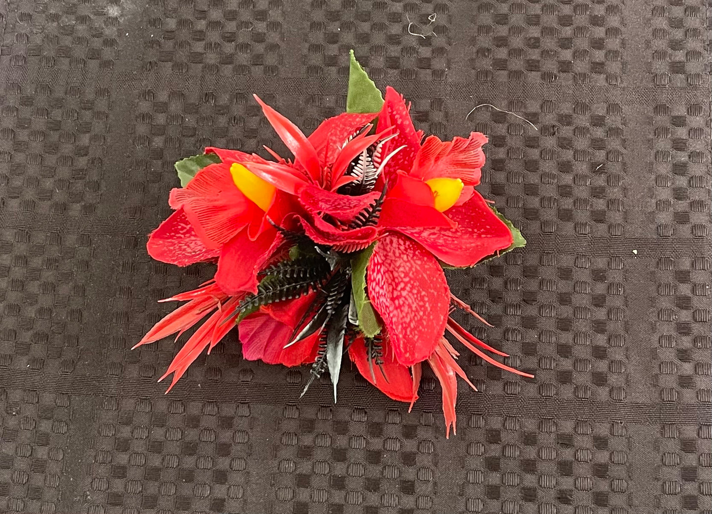 Island Design Artificial Floral Hair Clip