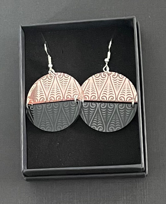 Kowhaiwhai symmetry semi circle Earrings rose gold black