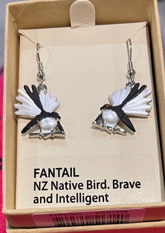 Black and white Fantail Earrings