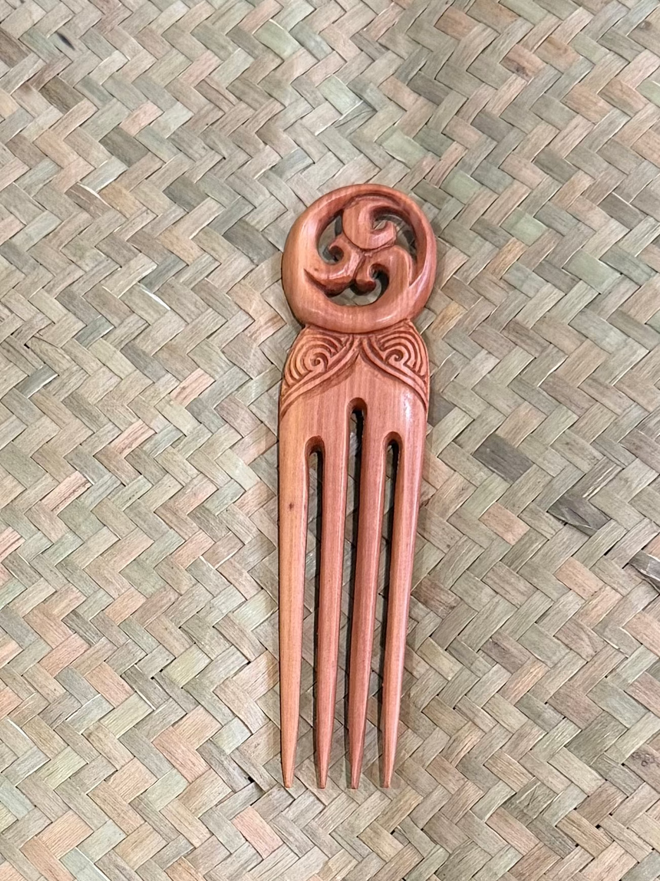 Wooden koru 4 Prong Heru Comb