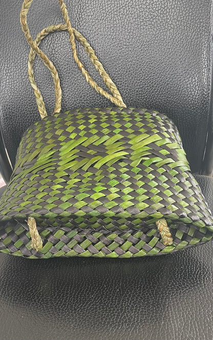 Flax Kete - Olive Green and Black