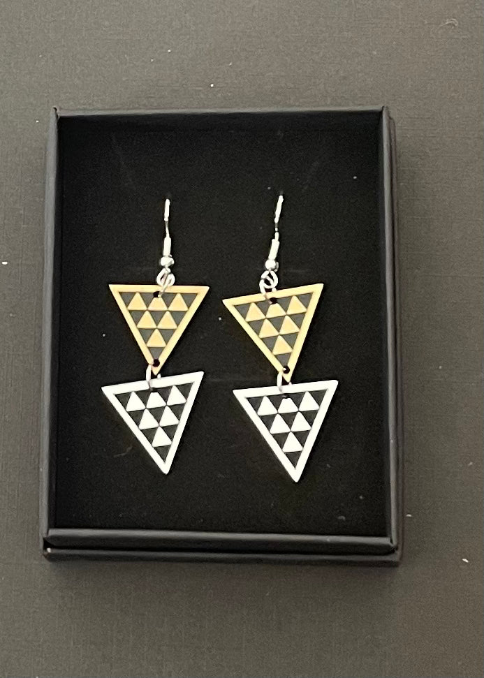 Representing the intricate design of traditional Taniko weaving Earrings gold and silver