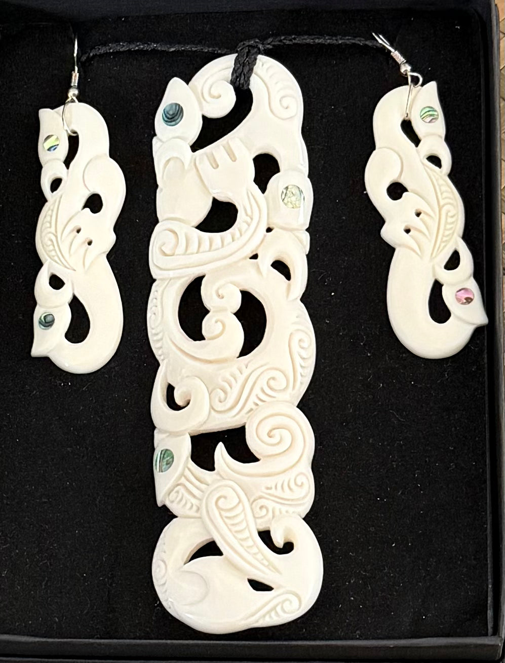 Manaia Set - Bone Necklace & Earrings