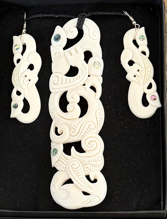 Manaia Set - Bone Necklace & Earrings