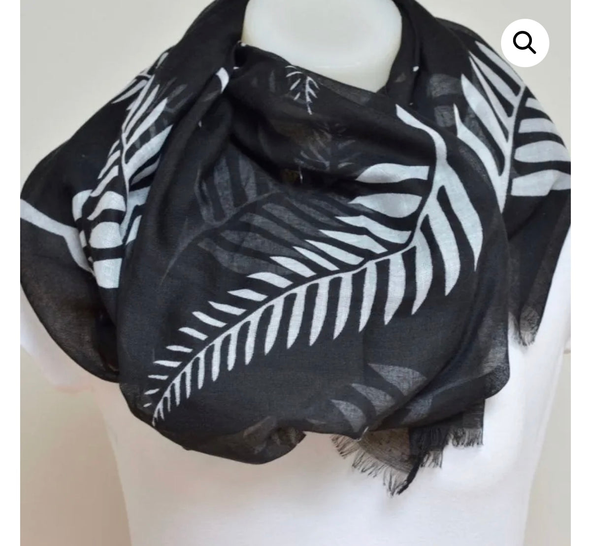 Maori Design Scarve black white fern