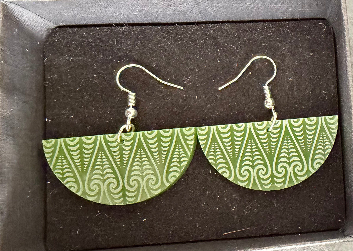 Maori Design Resin - Green Earrings