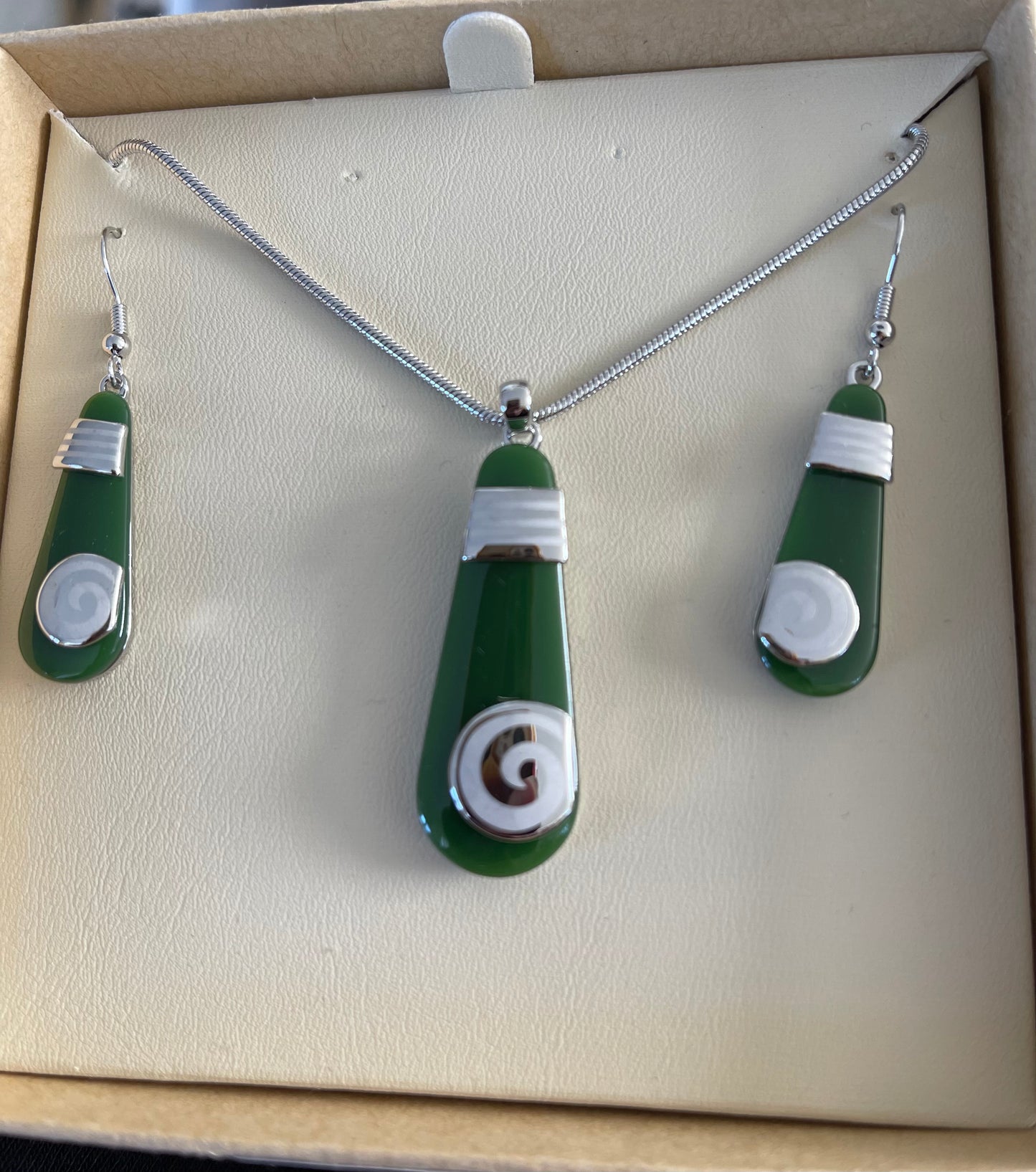 Jade Patu Necklace and Earrings