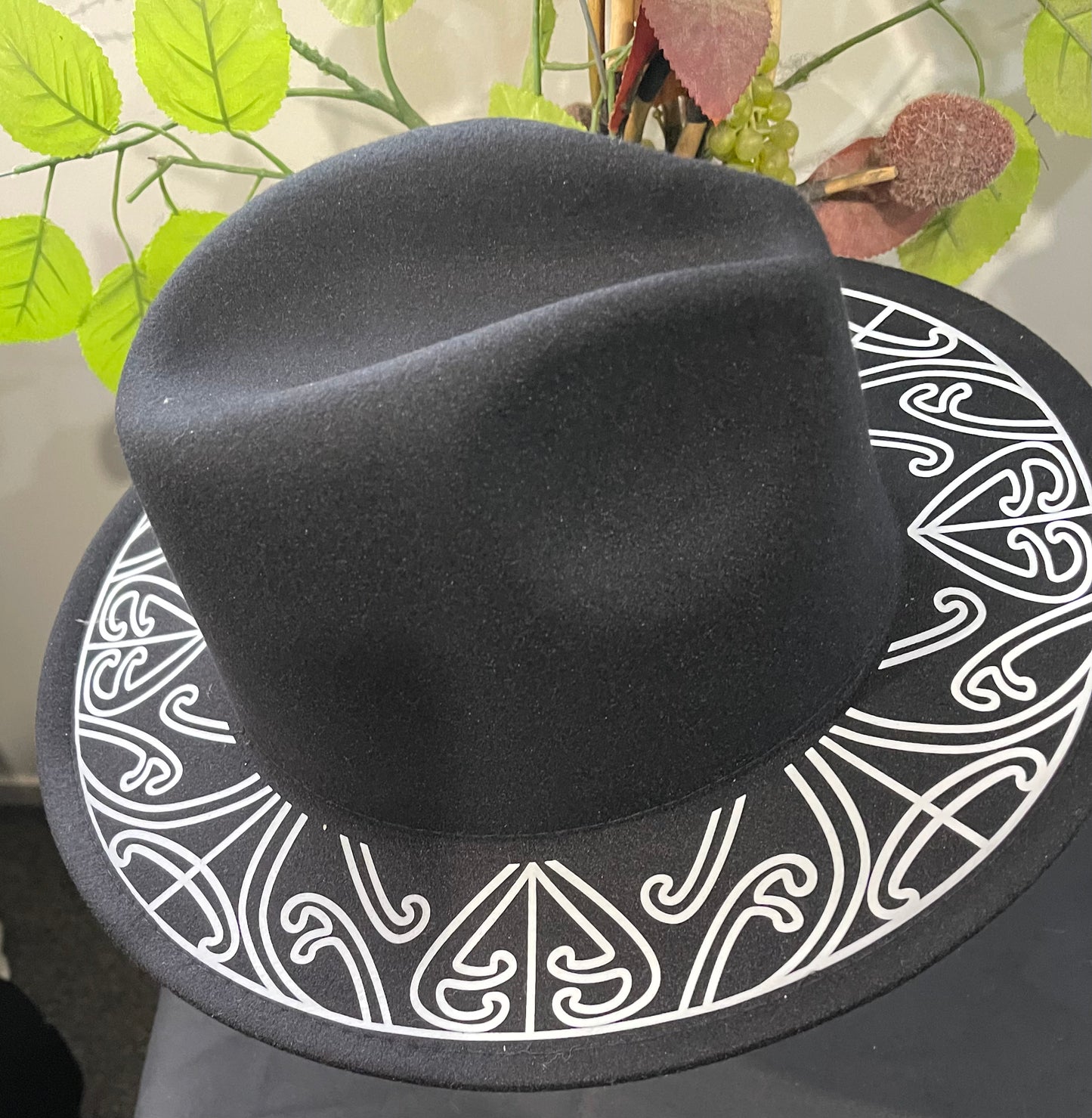 Potae - 57 cm Black Fedora Felt Hat - plus a one inch or 2 inch band of your choice.Ready to Decorate Your Own Design no
