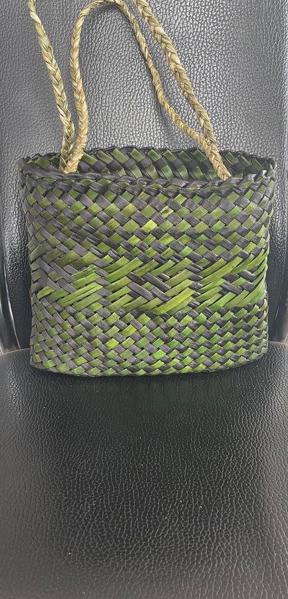 Flax Kete - Olive Green and Black