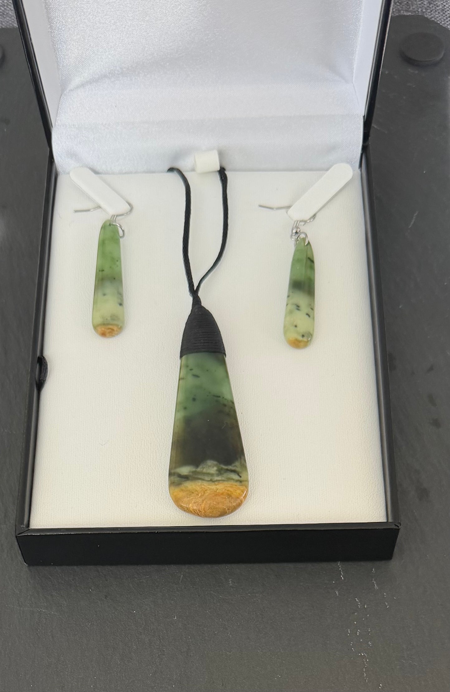 Flower Jade Pounamu Toki Set