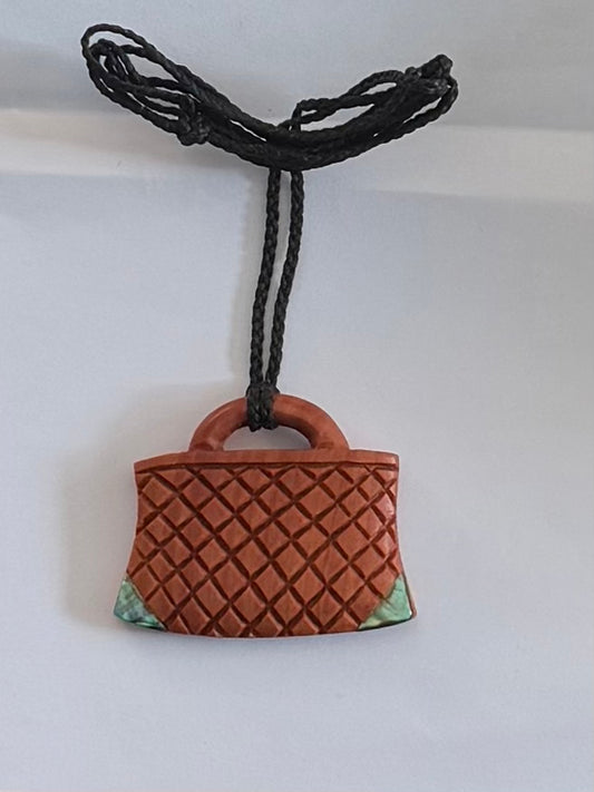 Wooden Kete with Paua Pendant Carving