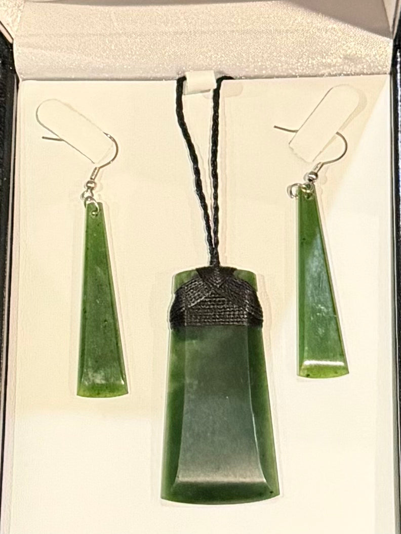 Pounamu Toki set