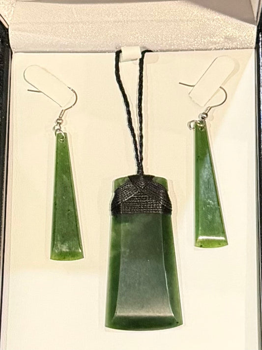 Pounamu Toki set