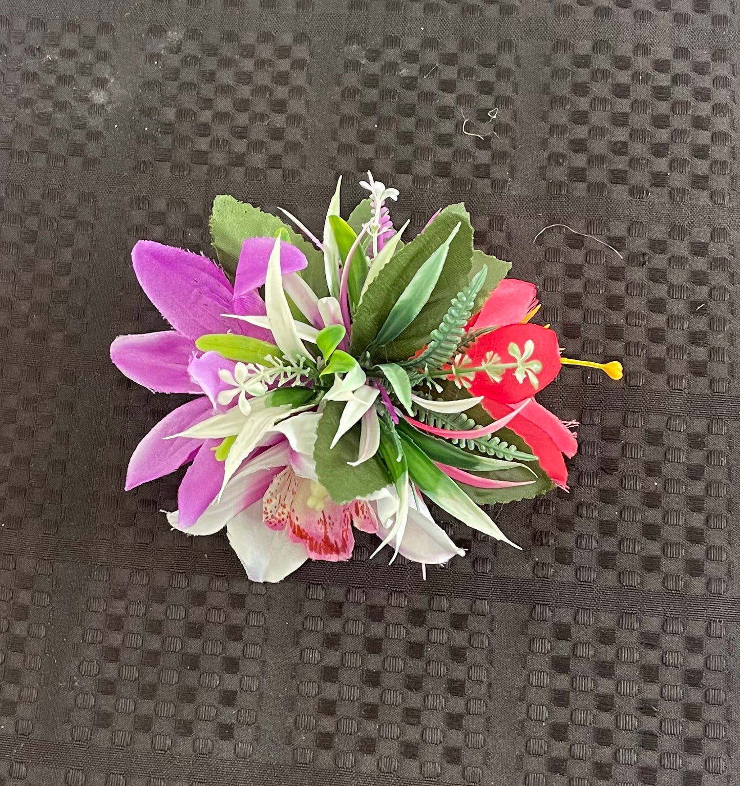 Island Design Artificial Floral Hair Clip