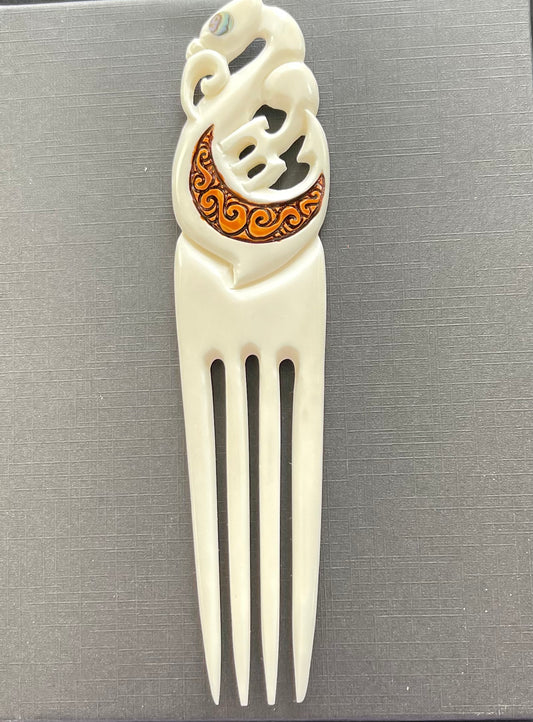 Manaia bone 4 Prong Heru Comb