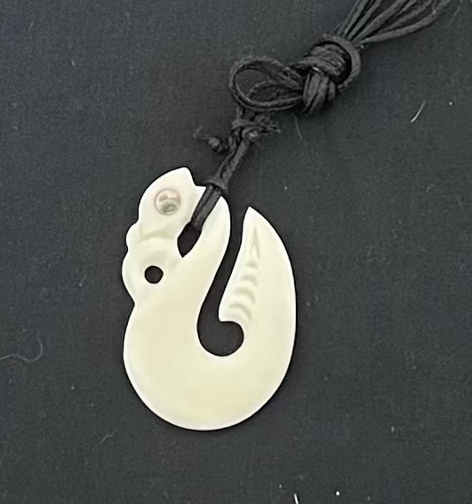 Manaia Necklace - Beef Bone Carving