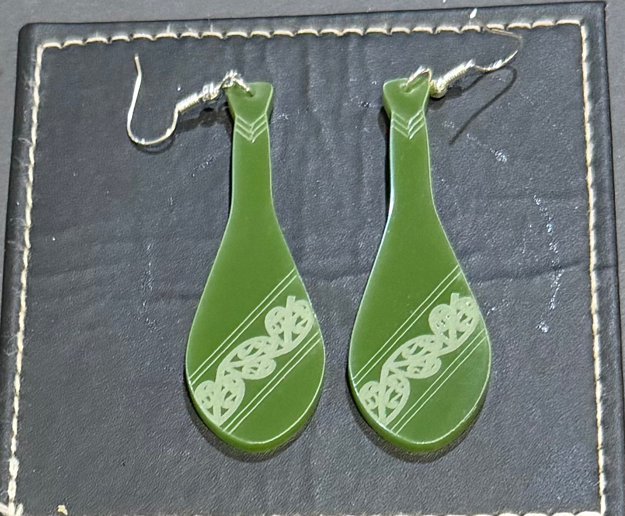 Resin Maori design oars green Earrings