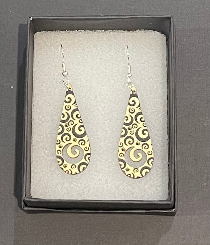 Acrylic Koru drop gold