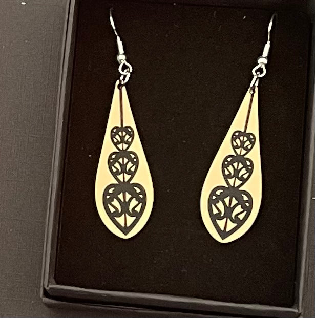 Kowhaiwhai drop gold black Earrings