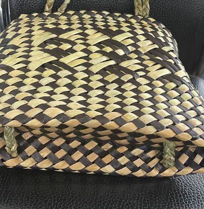 Flax Kete - black and natural