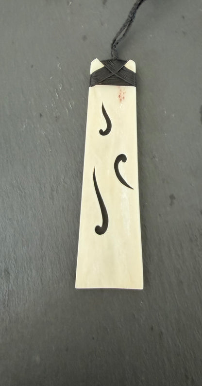 SECONDS Beef Bone Carved Toki. Check out the pictures before you buy as they are marked no3