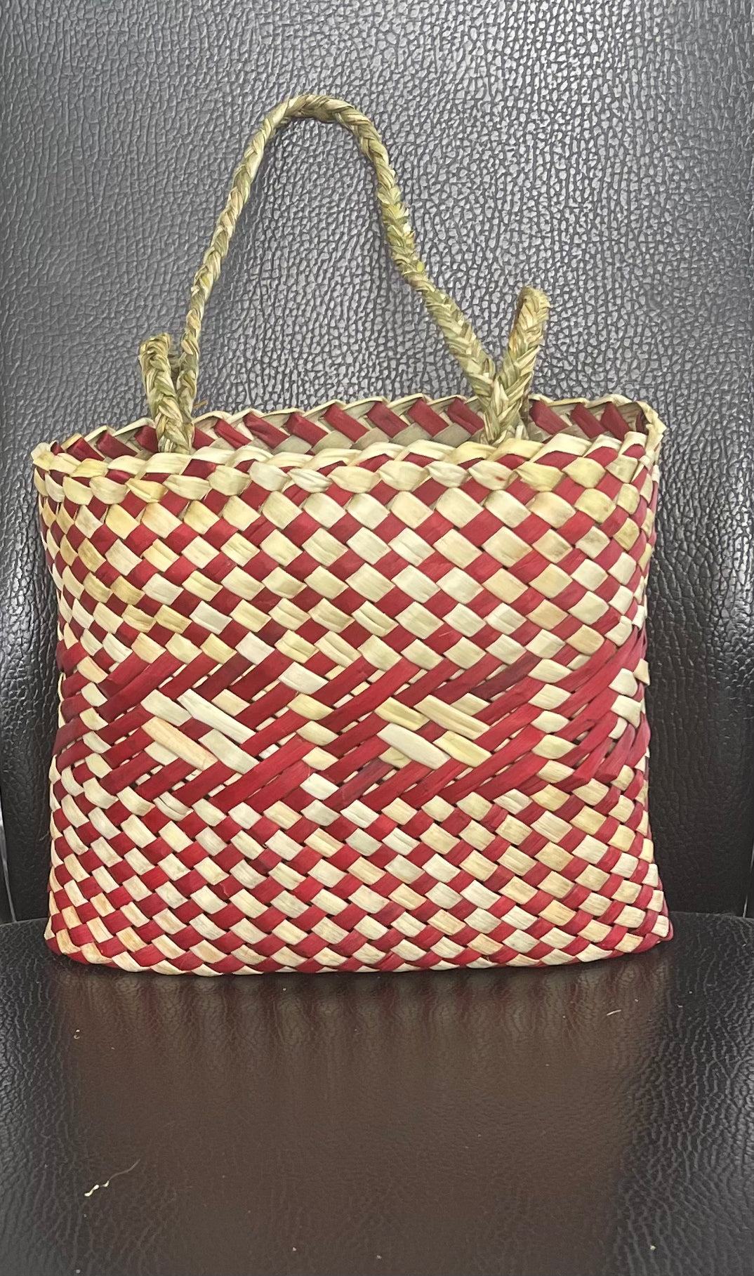 Flax Kete - Red and Natural