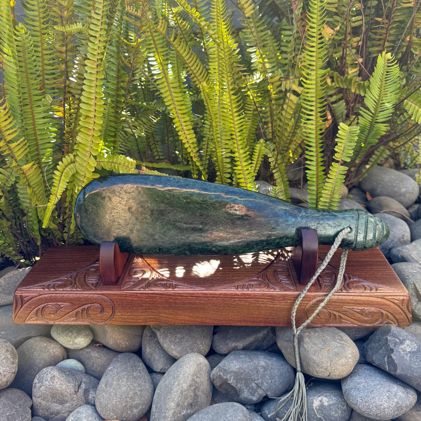 Large Pounamu Mere